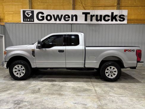 Used 2022 Ford F250 XLT w/ XLT Value Package AWD/4WD image 2