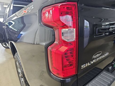 Certified 2024 Chevrolet Silverado 1500 LT AWD/4WD image 39