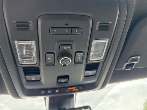 Used 2021 GMC Yukon SLT w/ SLT Luxury Plus Package AWD/4WD image 35