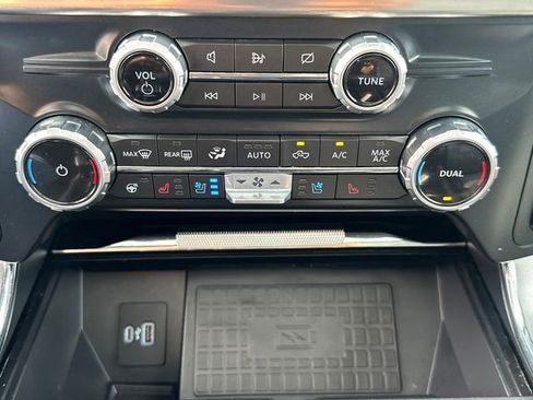 Used 2022 Ford F150 Lariat w/ Equipment Group 502A High image 34