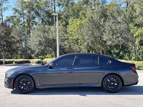 Used 2022 BMW 750i xDrive w/ Luxury Rear Seating Package image 12