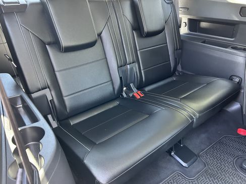 Used 2023 Volkswagen Atlas SE AWD/4WD image 11