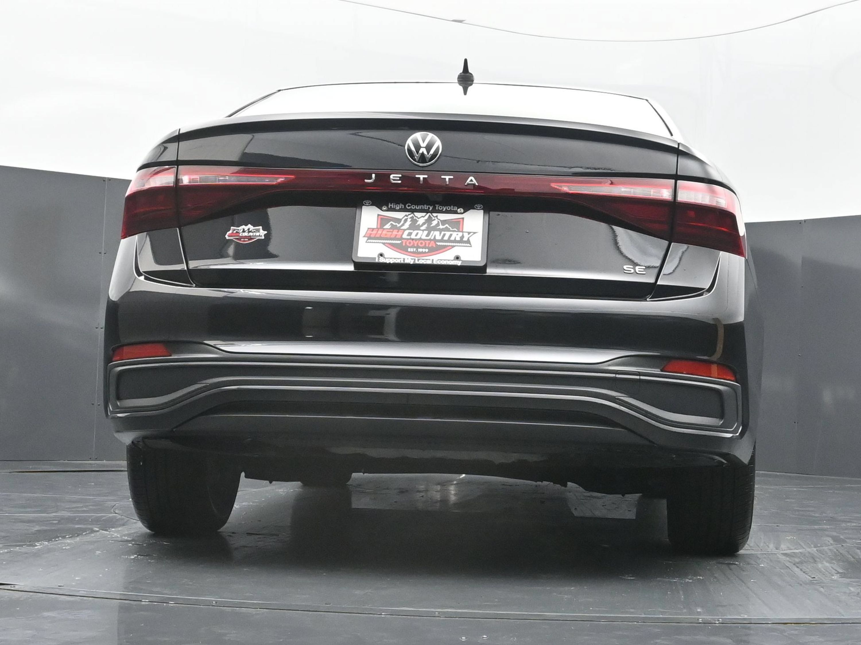 Used 2026 Volkswagen Jetta SE FWD image 38