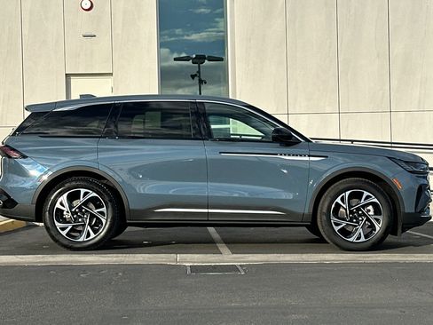 New 2026 Lincoln Nautilus Premier w/ Equipment Group 102A AWD/4WD image 2
