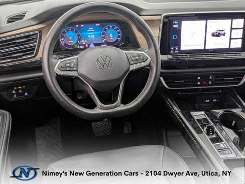 Used 2024 Volkswagen Atlas SE AWD/4WD image 4