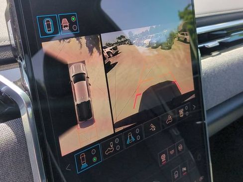 New 2026 GMC Sierra EV Elevation w/ Premium Package AWD/4WD image 17