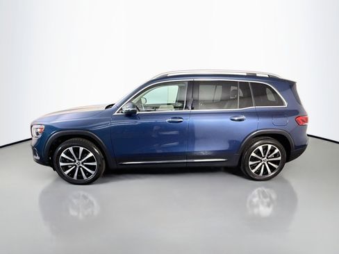 Used 2022 Mercedes-Benz GLB 250 4MATIC w/ Premium Package image 6