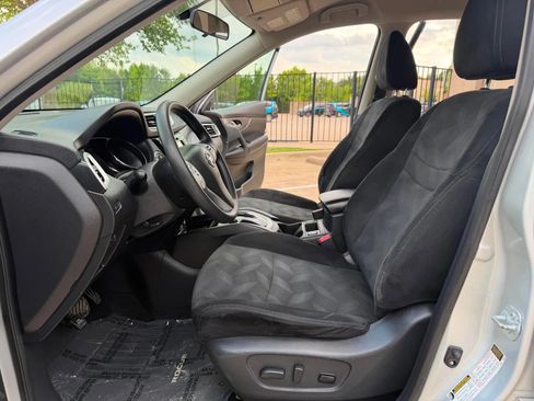 Used 2016 Nissan Rogue SV w/ SV Premium Package FWD image 21
