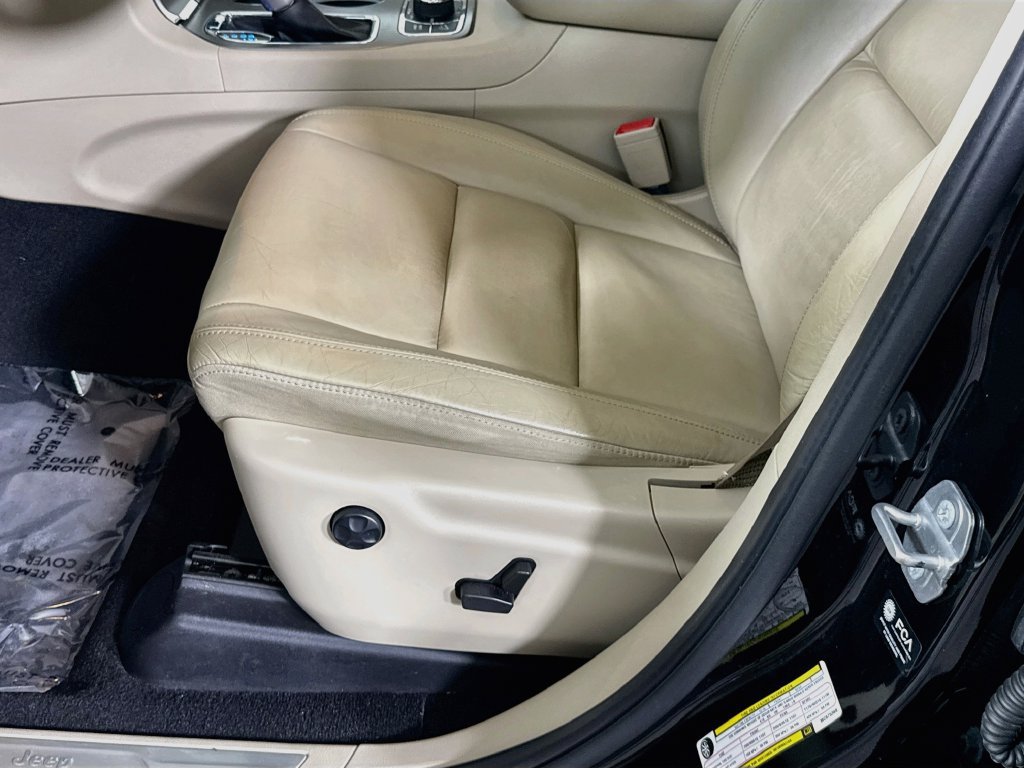Used 2021 Jeep Grand Cherokee Limited w/ Premium Lighting Group AWD/4WD image 27