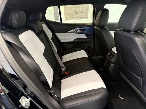 New 2026 Chevrolet Equinox EV LT image 24