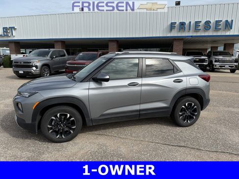 Used 2023 Chevrolet TrailBlazer LT image 2