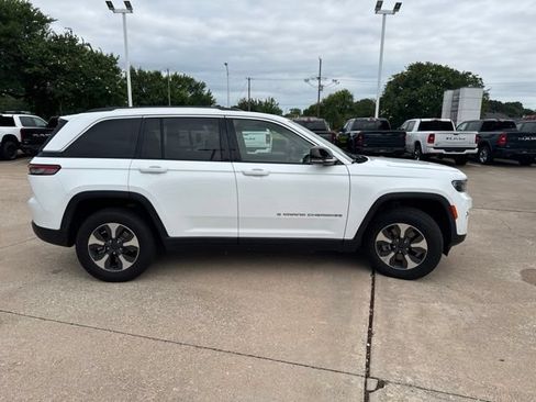 Used 2022 Jeep Grand Cherokee Limited 4xe w/ Luxury Tech Group II AWD/4WD image 5