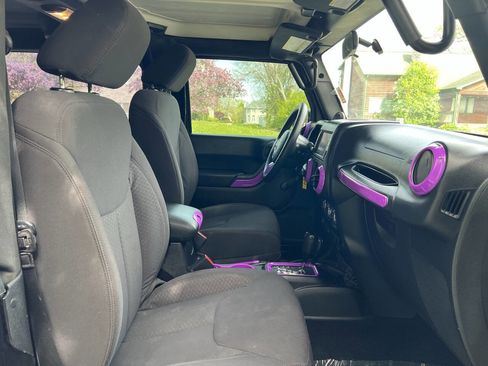 Used 2013 Jeep Wrangler Sport image 16