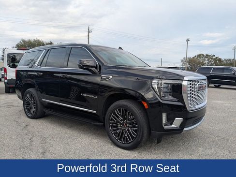 Used 2023 GMC Yukon Denali w/ Advanced Technology Package image 2