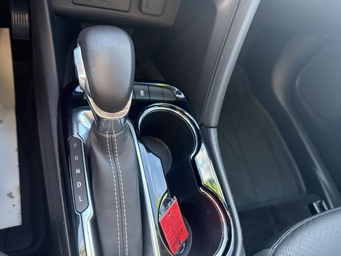 Used 2022 Buick Encore GX Essence w/ Experience Buick Package image 29