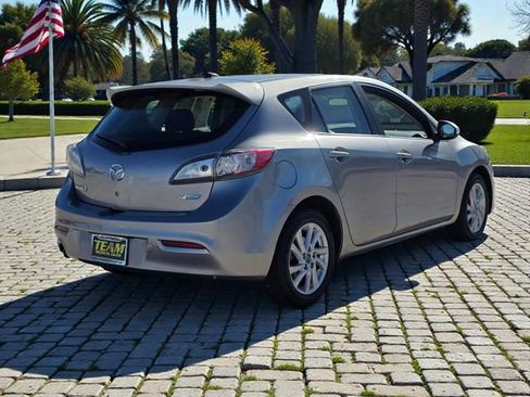 Used 2013 MAZDA MAZDA3 i Grand Touring w/ Tech Pkg image 4
