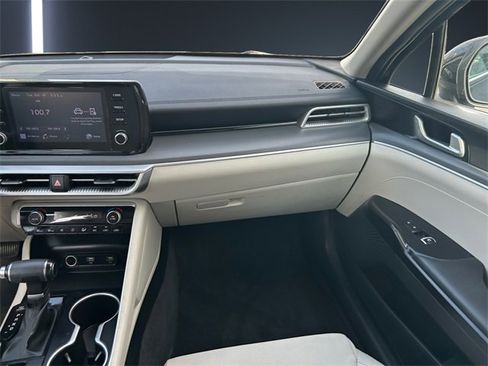 Used 2022 Kia K5 LXS image 10