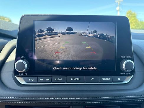 Used 2025 Nissan Rogue SV image 25