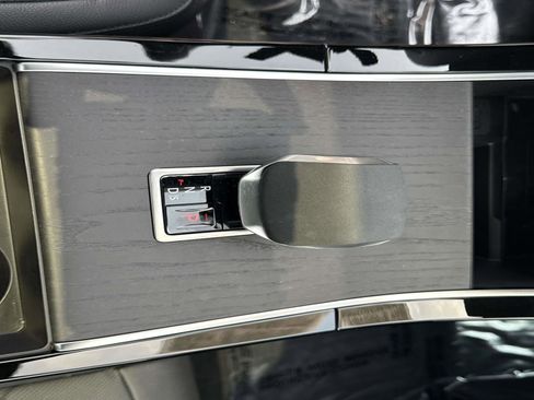 Certified 2025 Land Rover Range Rover Evoque S image 25