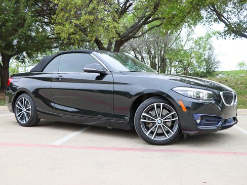 Used 2018 BMW 230i Convertible w/ Premium Package image 9