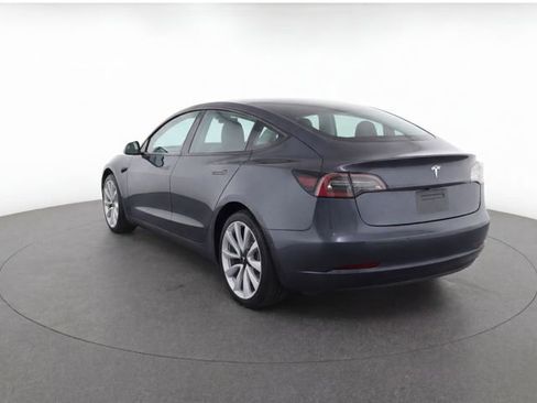 Used 2023 Tesla Model 3 Standard Range RWD image 3