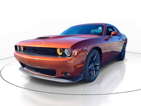 Used 2022 Dodge Challenger R/T w/ Plus Package image 3