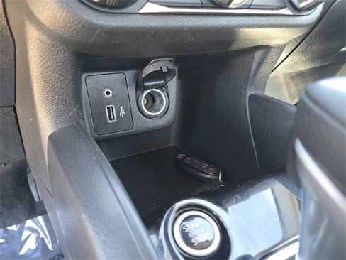 Used 2021 Nissan Versa SV image 19