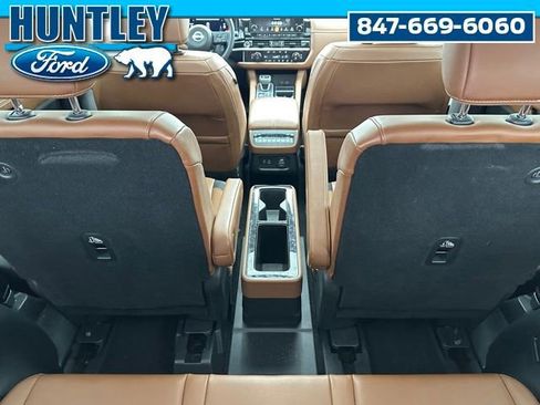 Used 2024 Nissan Pathfinder Platinum w/ Lighting Package (N92) FWD image 13