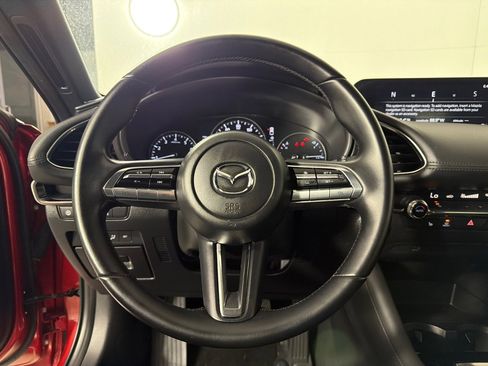 Used 2020 MAZDA MAZDA3 Hatchback w/ Preferred Package image 14