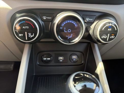 Used 2021 Hyundai Venue SEL w/ Cargo Package image 17