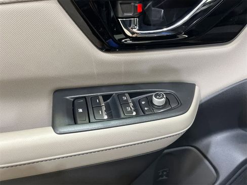 Certified 2025 Subaru Forester Limited image 14