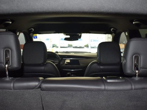 Used 2020 Cadillac XT4 Premium Luxury image 17