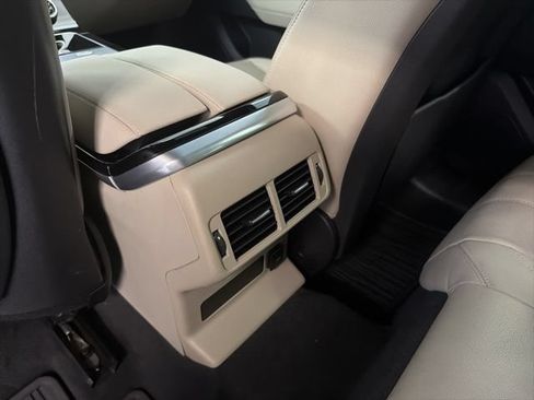 Used 2022 Land Rover Range Rover Velar R-Dynamic S AWD/4WD image 17