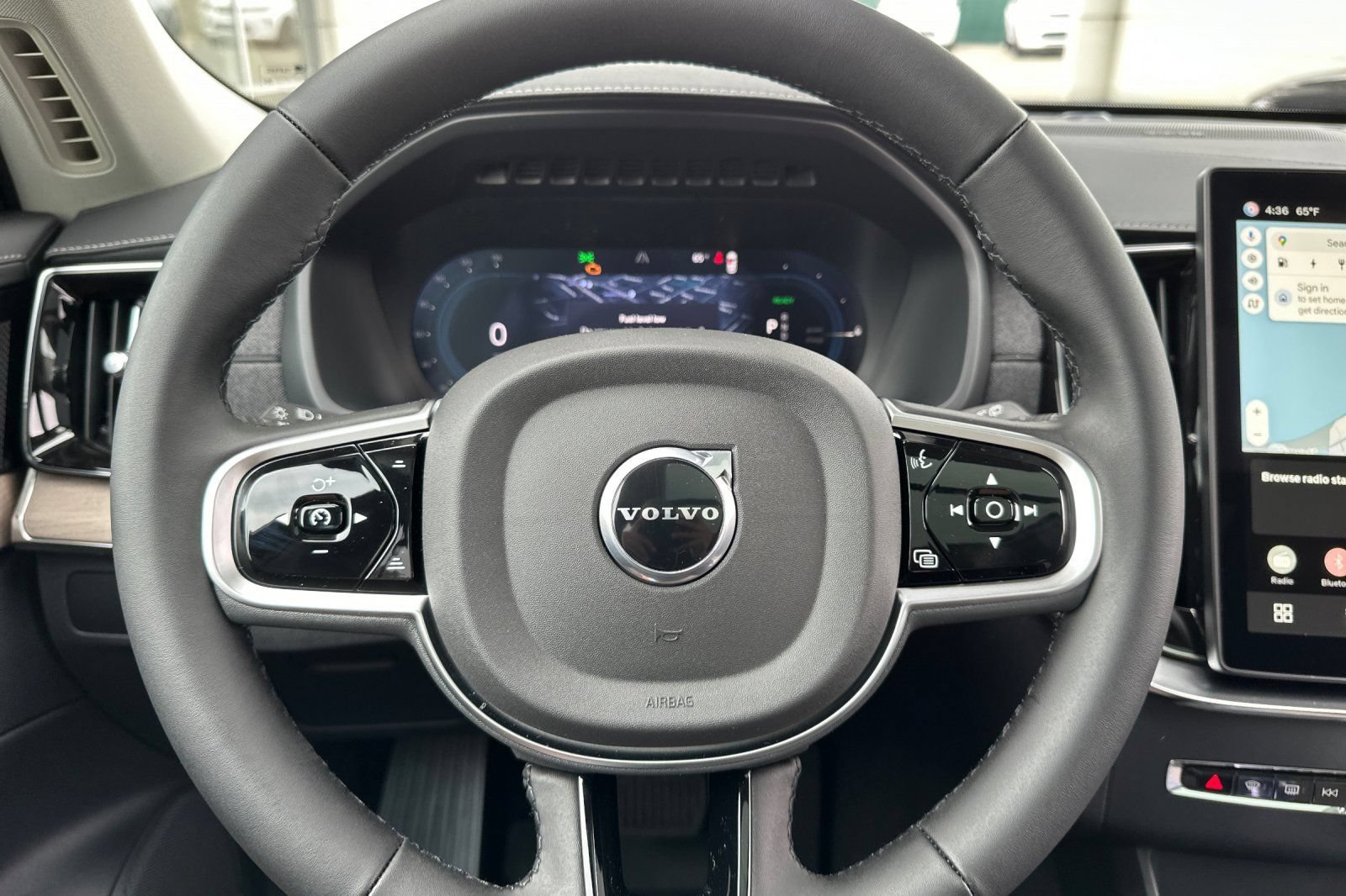 New 2025 Volvo XC90 T8 Plus w/ Protection Package Premier AWD/4WD image 25