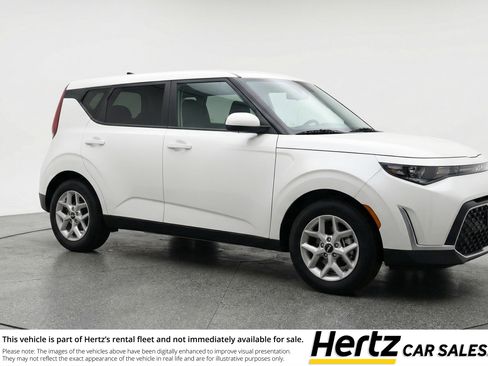 Used 2025 Kia Soul LX w/ LX Technology Package FWD image 1