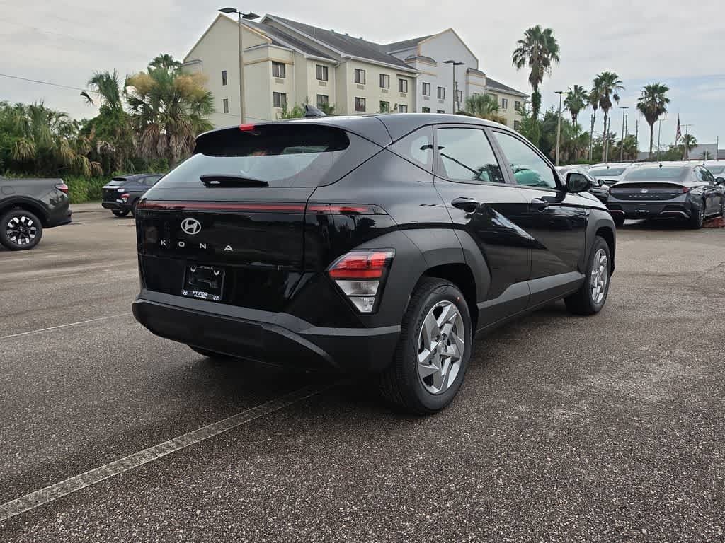 New 2027 Hyundai Kona SE FWD image 7