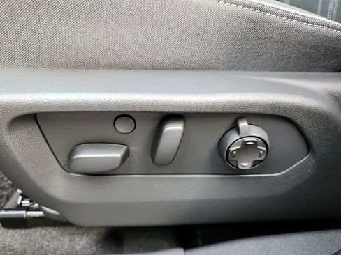 New 2026 Buick Envision Avenir image 9