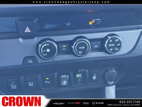 Used 2018 Toyota Tacoma TRD Sport image 27