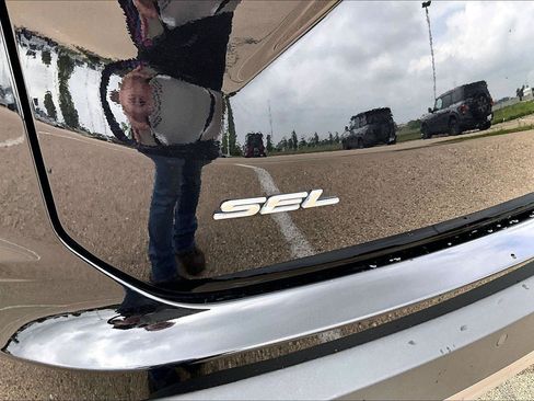 Used 2023 Ford Edge SEL w/ Convenience Package AWD/4WD image 9