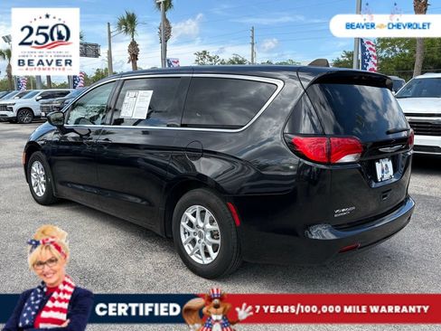 Used 2023 Chrysler Voyager LX FWD image 5