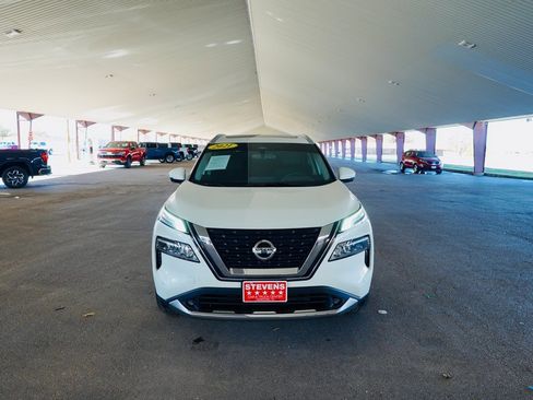 Used 2021 Nissan Rogue Platinum image 1