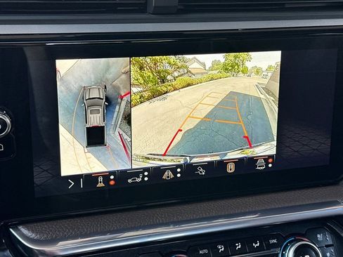 Used 2025 GMC Sierra 1500 Denali w/ Technology Package AWD/4WD image 19