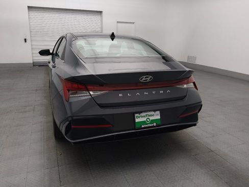 Used 2025 Hyundai Elantra SEL FWD image 6