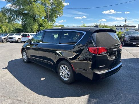 New 2026 Chrysler Voyager LX image 9
