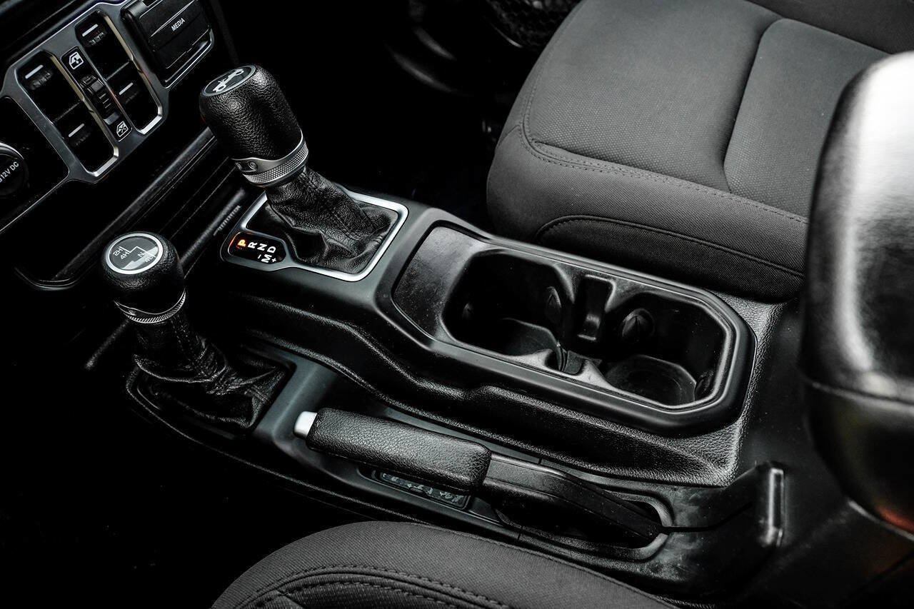 Used 2019 Jeep Wrangler Unlimited Sport S AWD/4WD image 29
