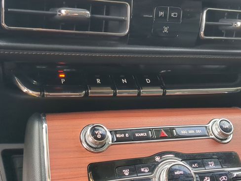 Used 2023 Lincoln Aviator Reserve RWD image 19