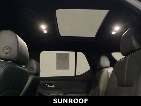 Used 2022 Chevrolet Traverse RS image 10