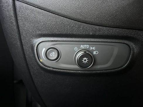 Used 2019 Chevrolet Equinox LS FWD image 13
