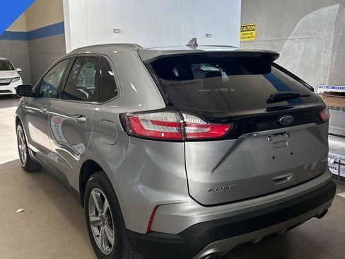 Used 2020 Ford Edge SEL w/ Convenience Package image 4
