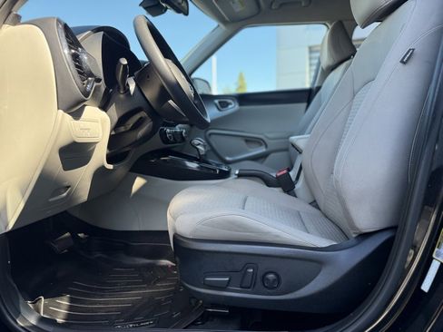 Used 2022 Kia Soul S image 10